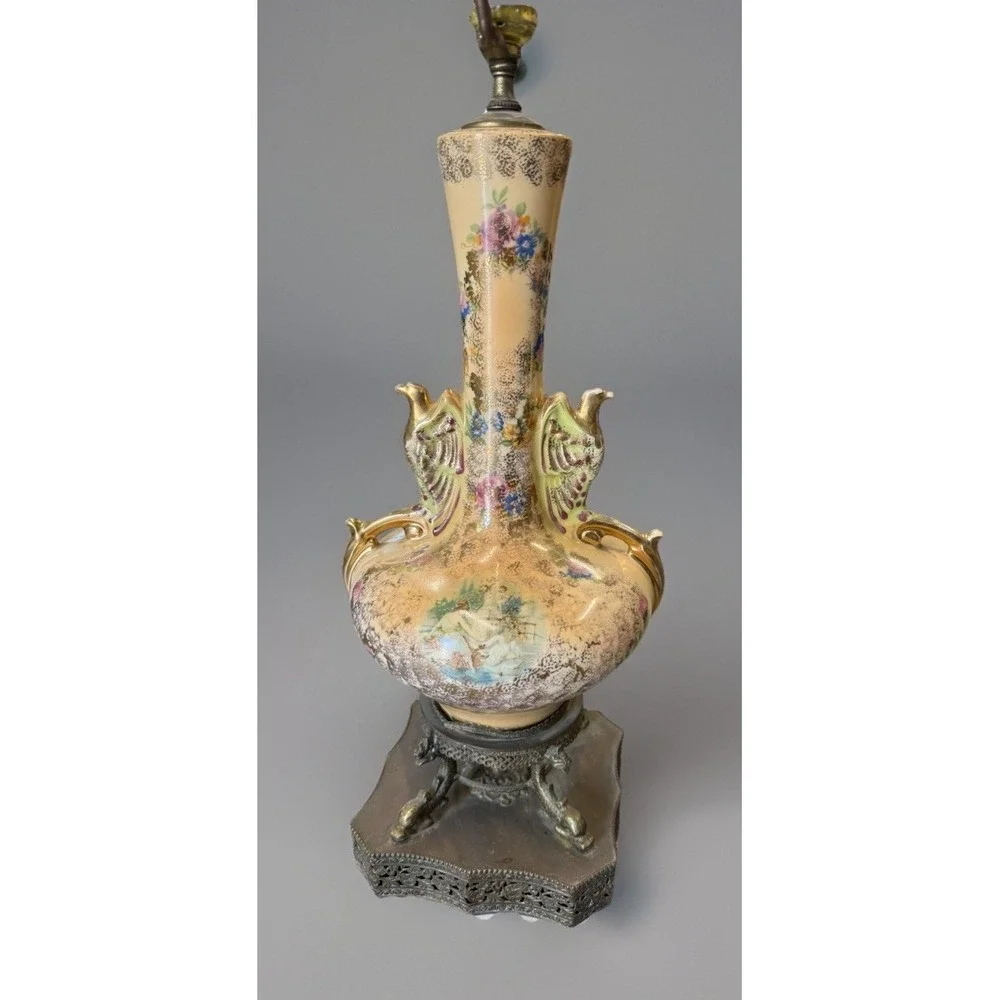Estate Victorian Handpainted Porcelain Lamp with Gold Trim and Metal‎ Base Works